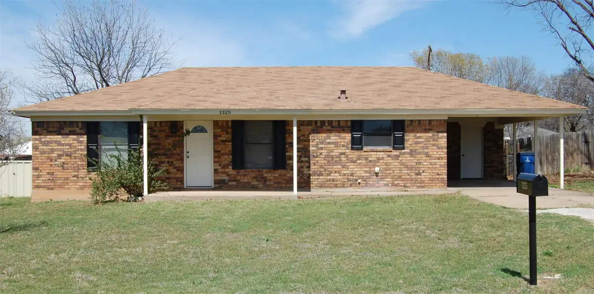 1325 2nd Street, Graham, TX 76450 - #1