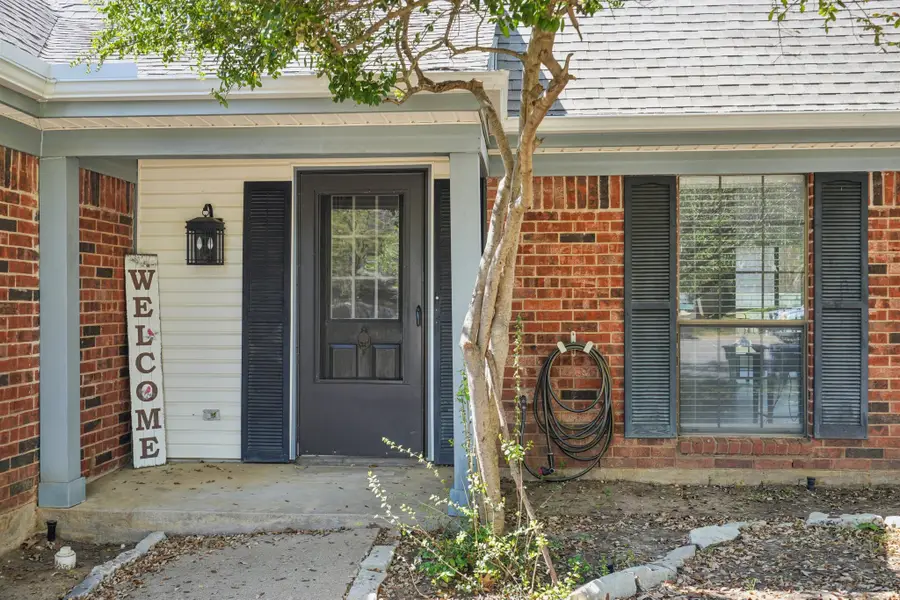 2307 Harrington Court, Euless, TX 76039 - #2