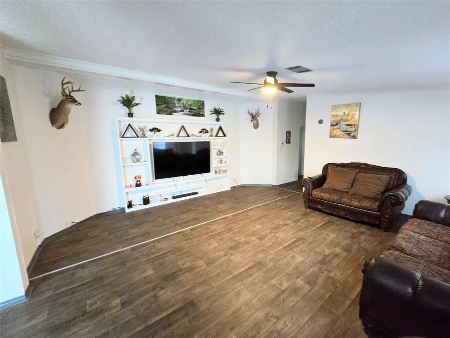 813 W 12th Street, Cameron, TX 76520 - #3