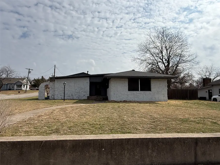 1101 S Trinity Street, Decatur, TX 76234 - #2