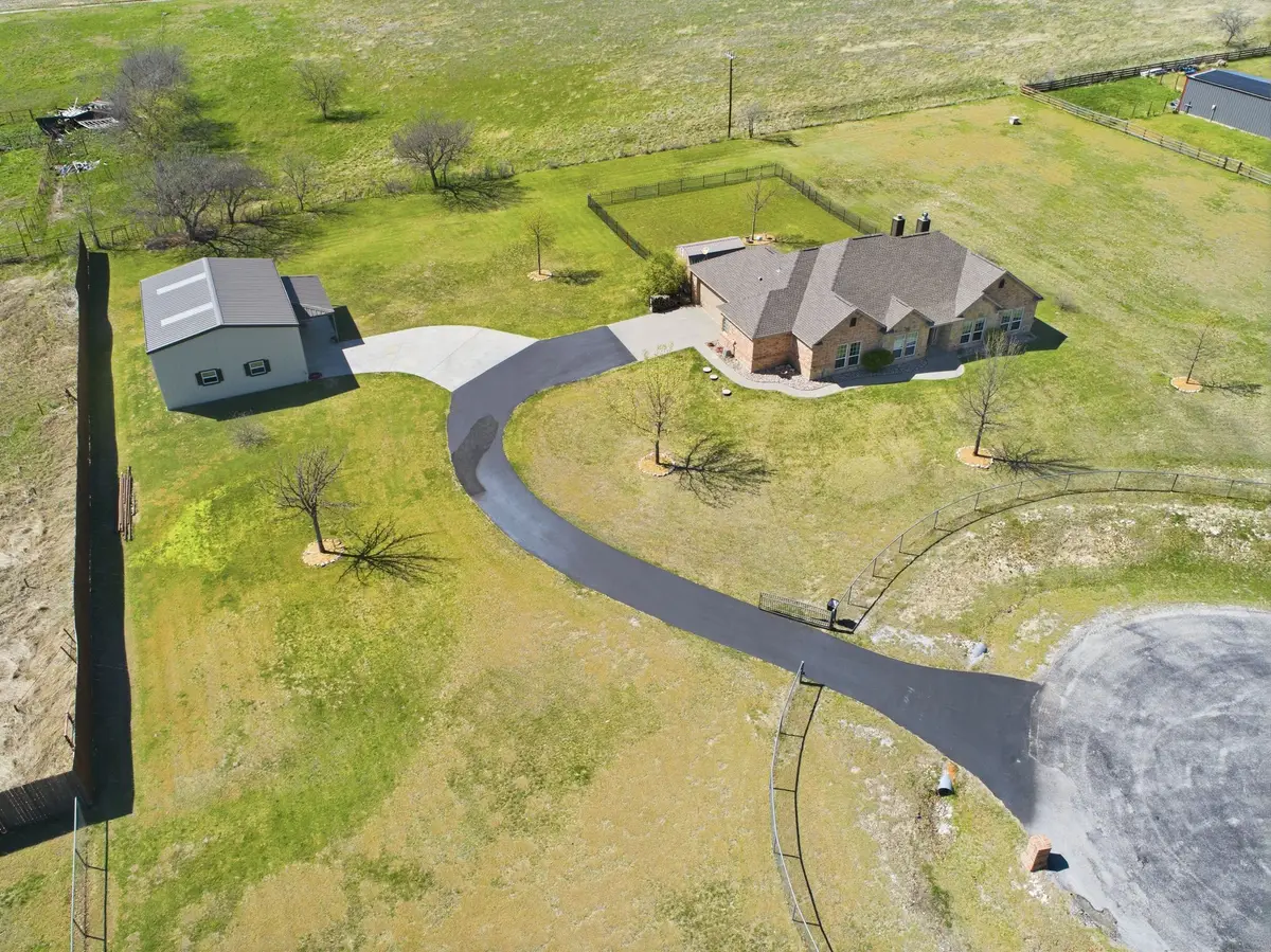 109 Heritage Parkway W, Decatur, TX 76234 - #1