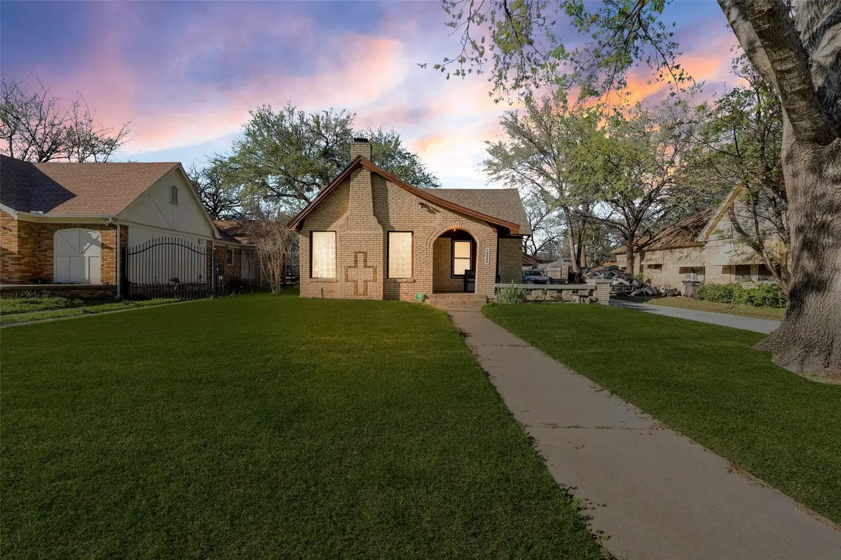 2329 Yucca Avenue, Fort Worth, TX 76111 - #1