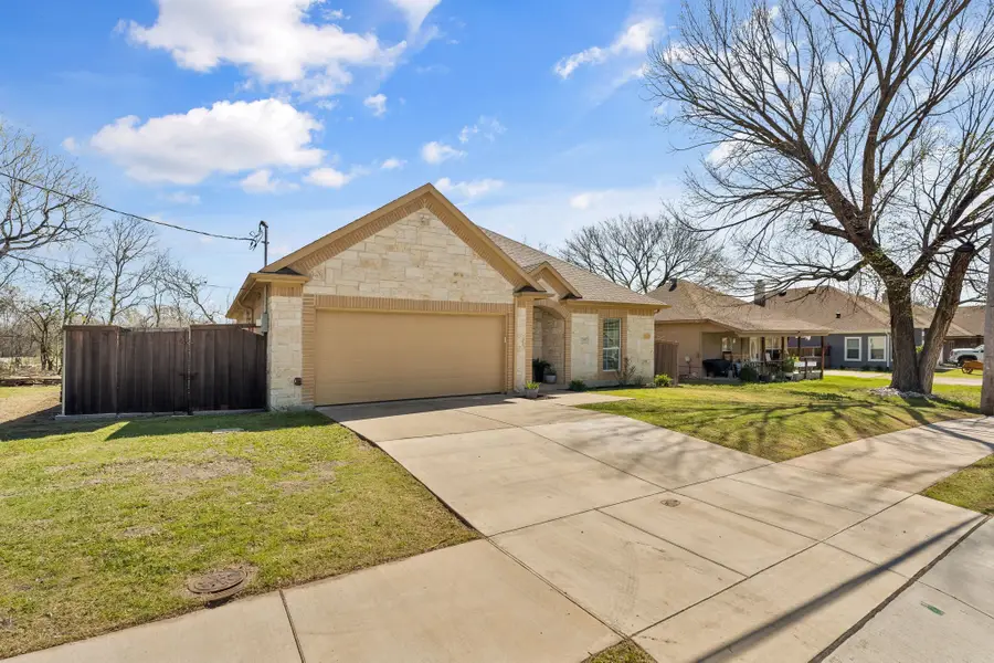 215 N 2nd Street, Princeton, TX 75407 - #2
