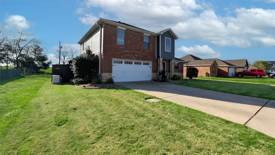 121 Sunset Lane, Whitewright, TX 75491 - #2