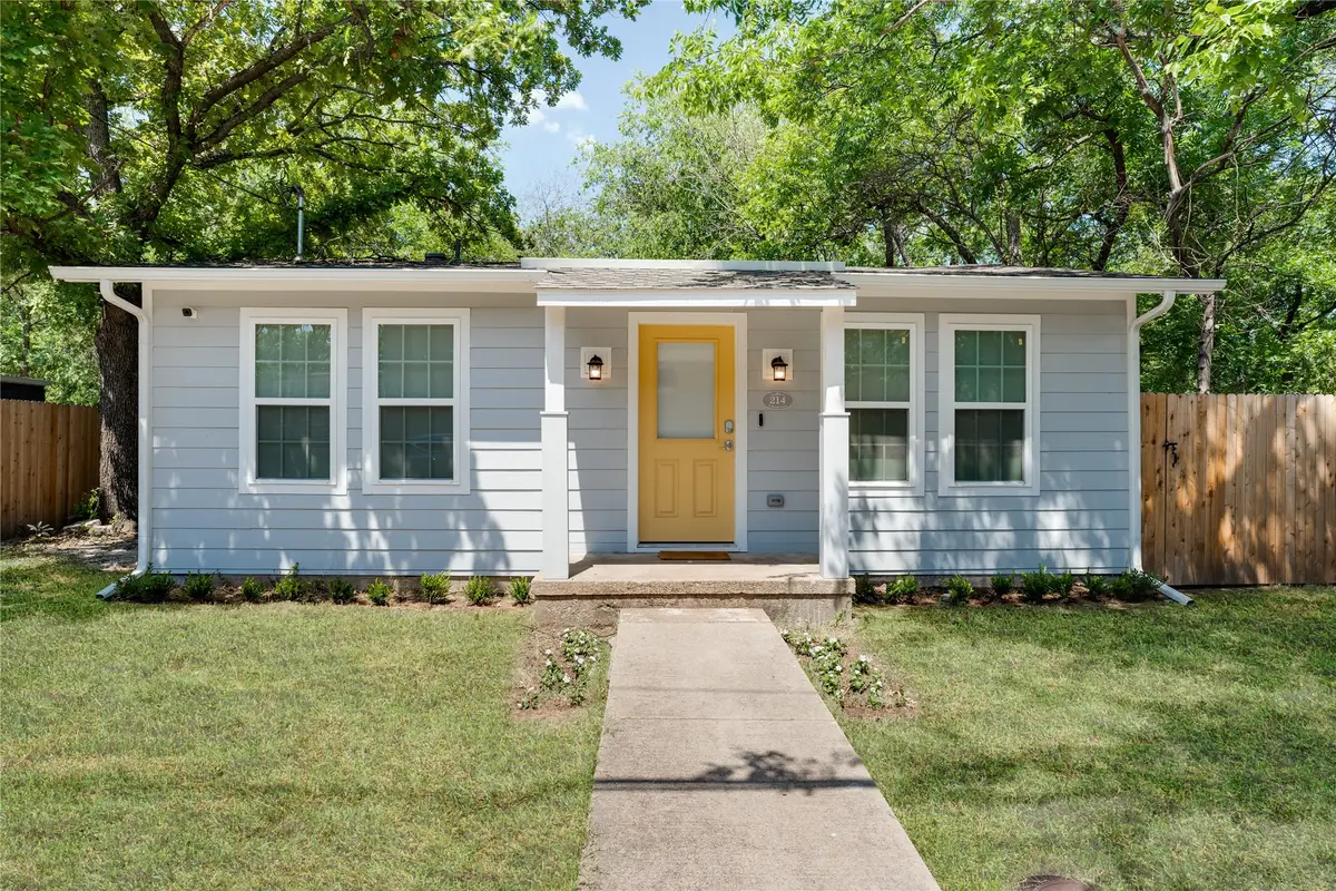 214 S Thrash Street, Granbury, TX 76048 - #1