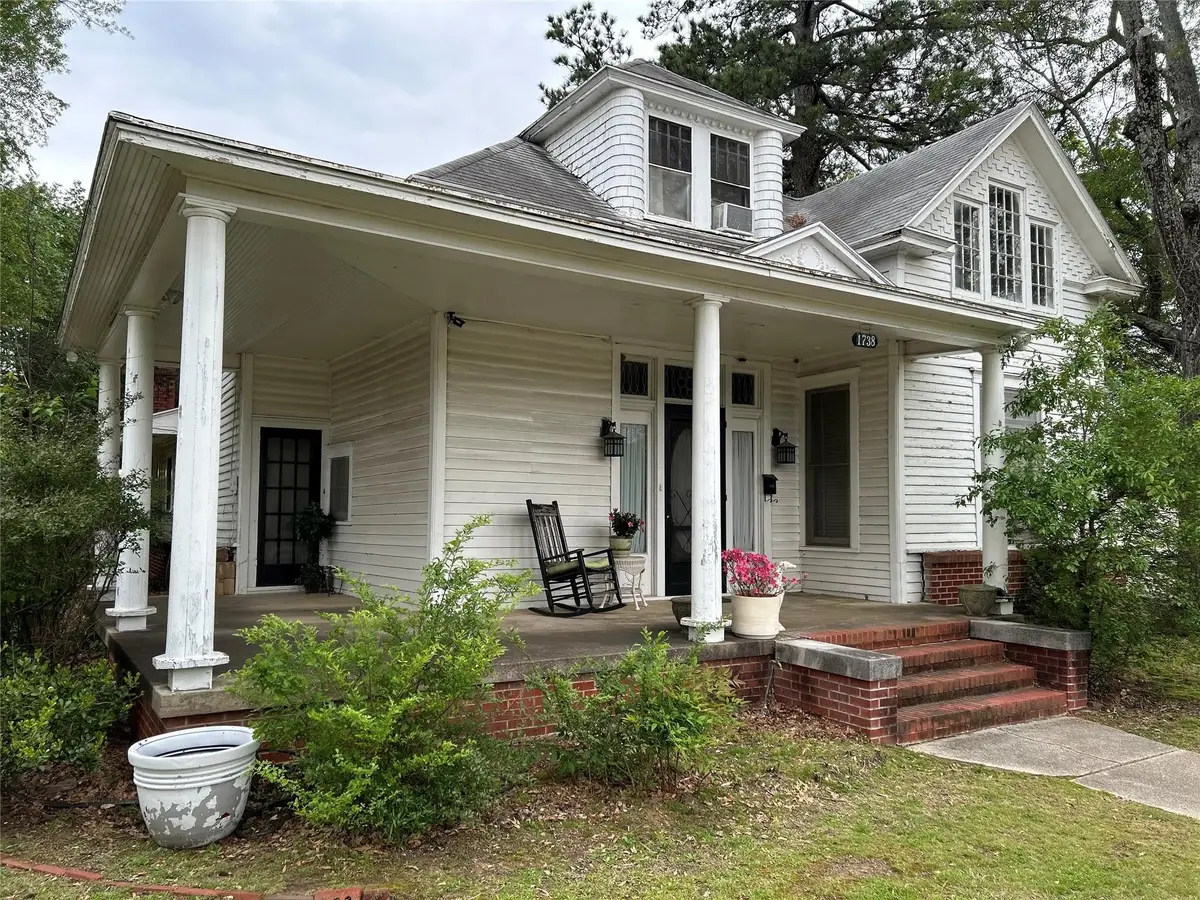 1738 Lamar Avenue, Paris, TX 75460 - #1