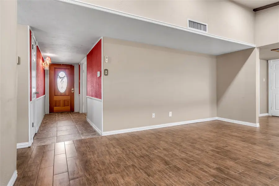 1813 Dodge Trail, Grand Prairie, TX 75052 - #3