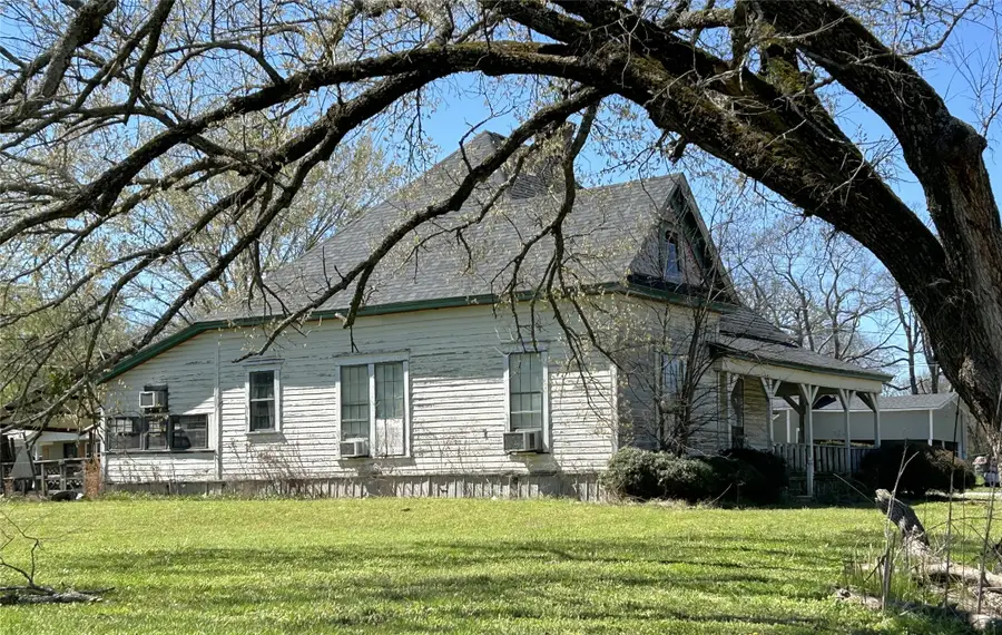 610 South Street, Blossom, TX 75416 - #2