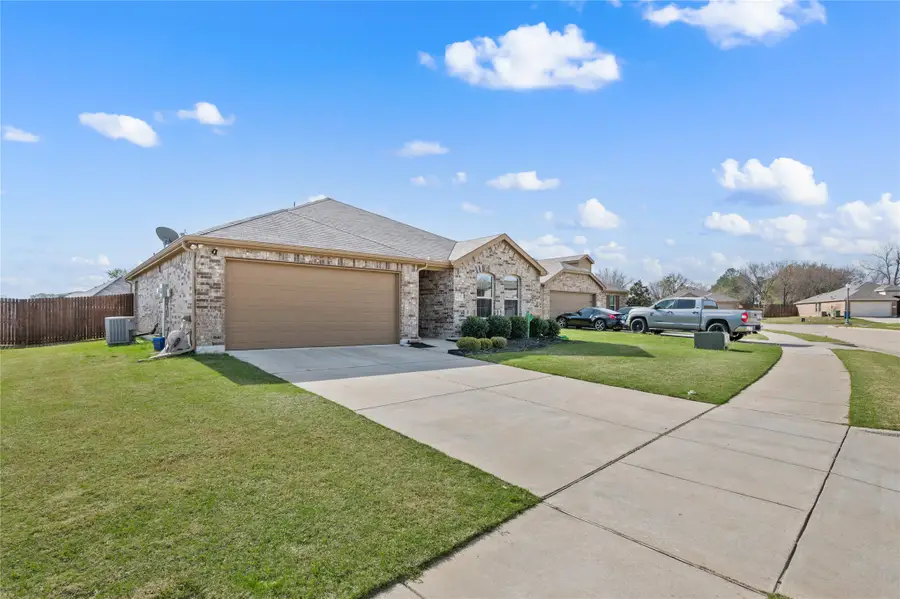 417 Highmeadow Drive, Aubrey, TX 76227 - #2
