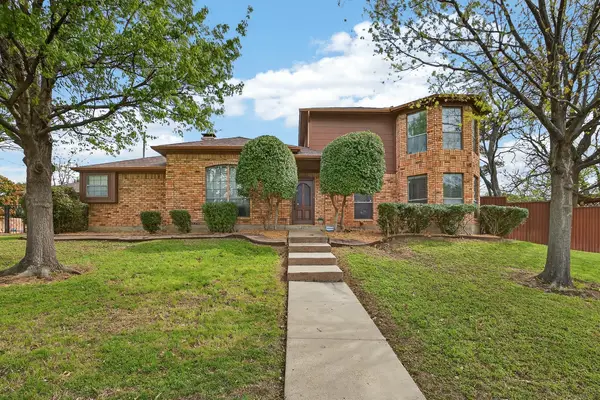 100 Castle Court, Irving, TX 75038