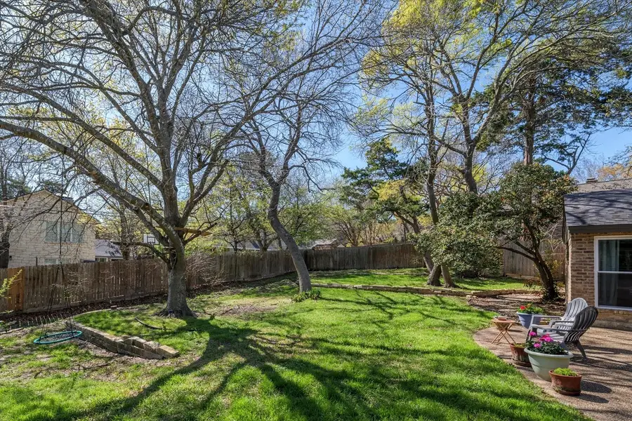 10010 Burgundy Lane, Woodway, TX 76712 - #2