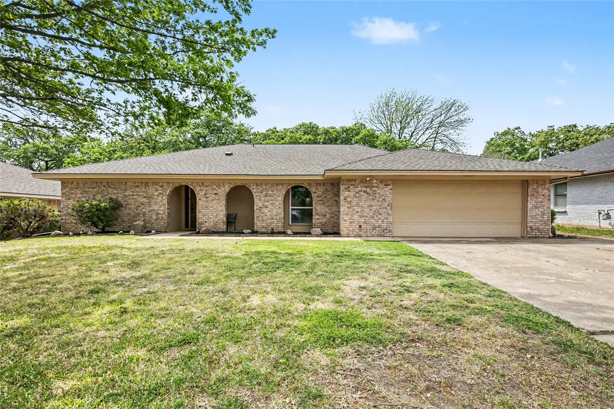2805 Autumn Drive, Hurst, TX 76054 - #1