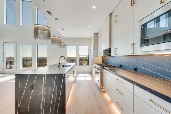 1900 S Ervay Street #602, Dallas, TX 75215