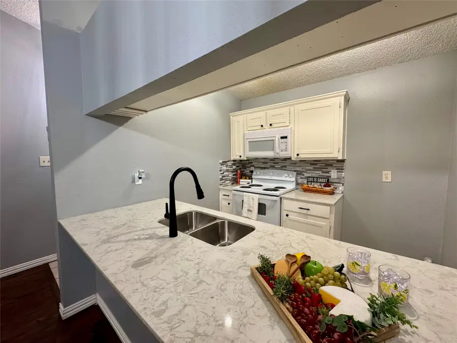 5665 Whitley Road, Haltom City, TX 76148 - #3