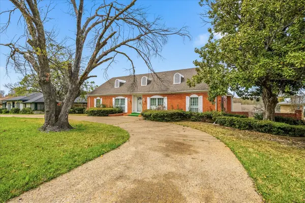 1309 Briar Hollow Lane, Garland, TX 75043