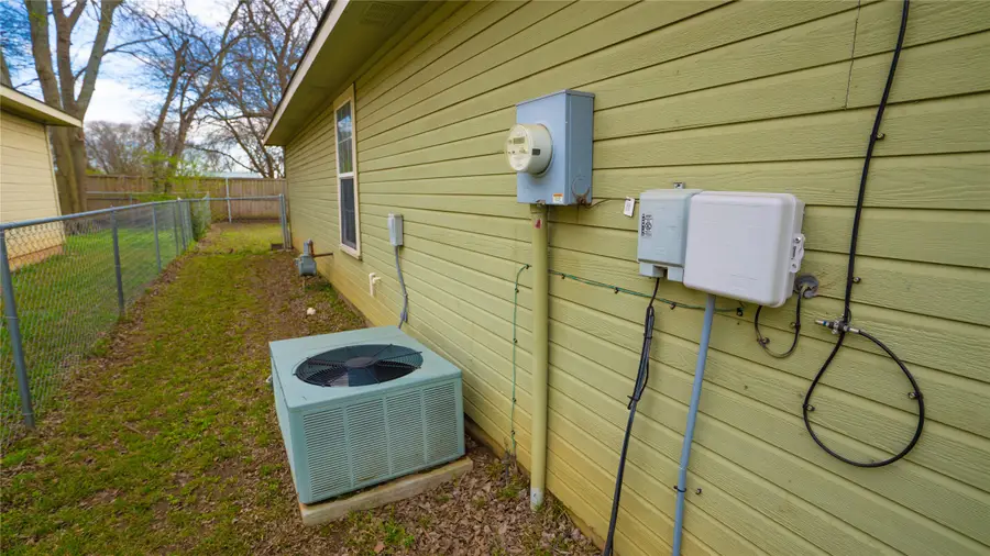 323 Texas Street, Pottsboro, TX 75076 - #3