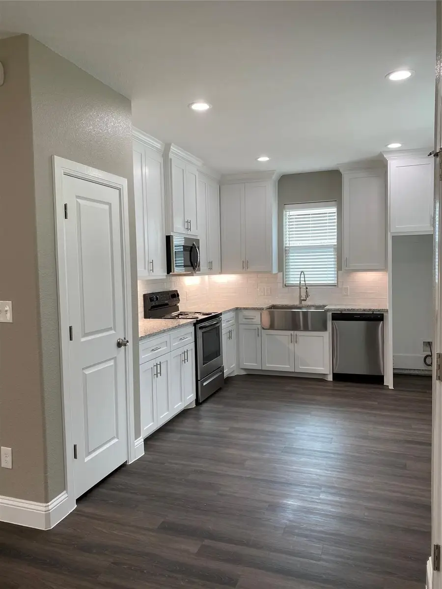 422 W Coffin Street, Denison, TX 75020 - #2