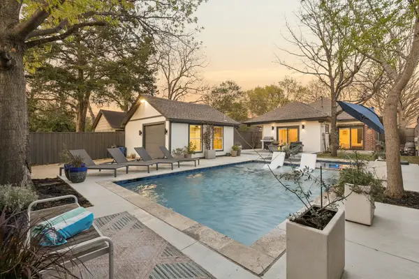 1419 S Montreal Avenue, Dallas, TX 75208