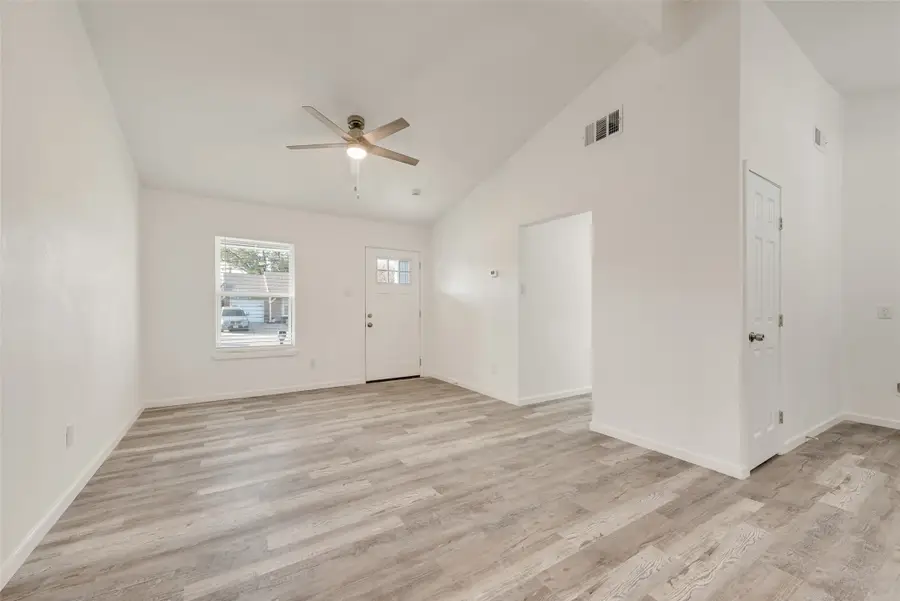 823 Cavalier Drive, Arlington, TX 76017 - #3