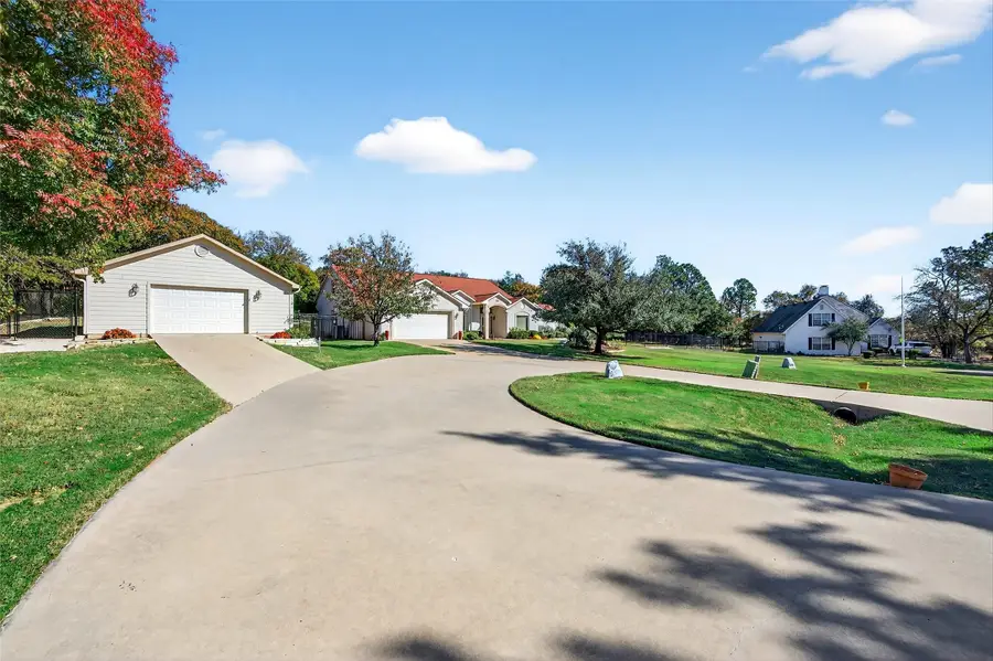 200 Cayuga Trail, Lake Kiowa, TX 76240 - #2