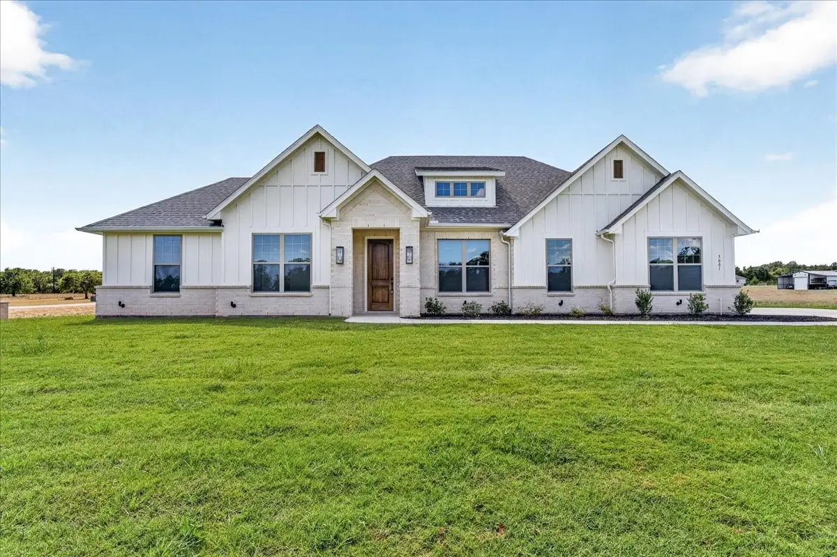 3001 Arabian Court, Springtown, TX 76082 - #1