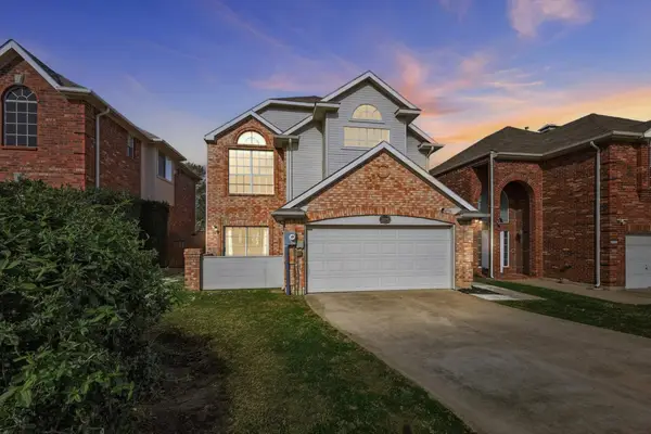 2094 Montclair Lane, Lewisville, TX 75067