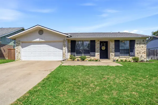 2313 Hollybush Lane, Bedford, TX 76021