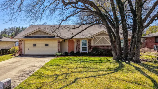 201 Pecan Street, Azle, TX 76020