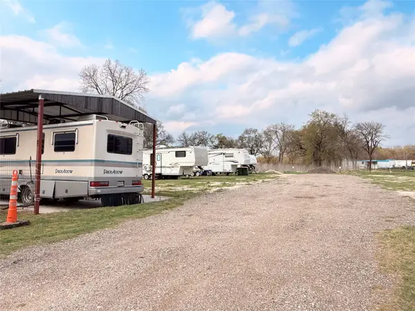 1005 E Yeagua Street, Groesbeck, TX 76642
