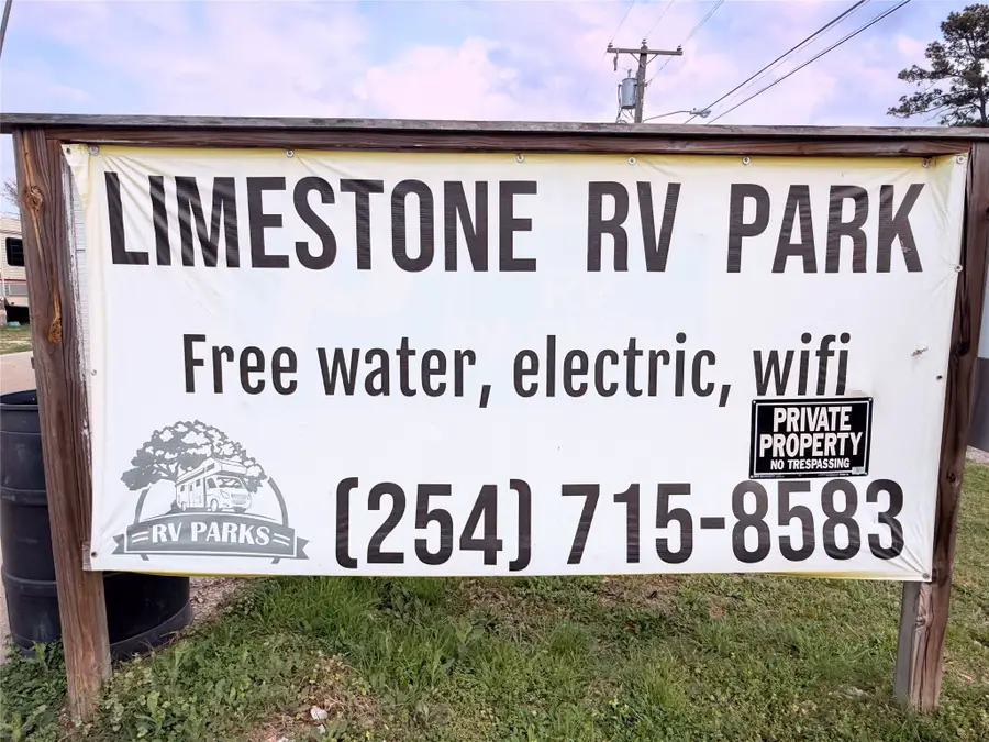 1005 E Yeagua Street, Groesbeck, TX 76642 - #2