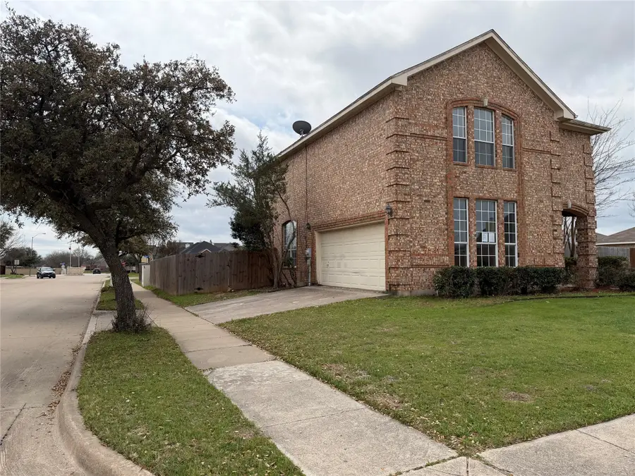 1001 Windsor Drive, Saginaw, TX 76179 - #2