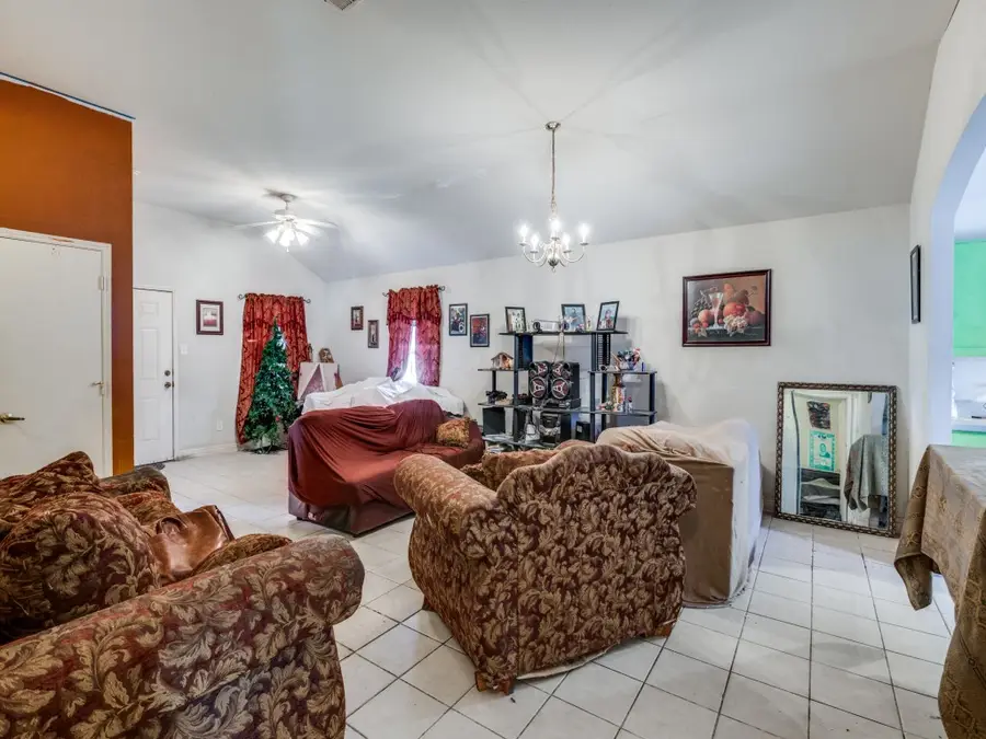 1315 Caldwell Avenue, Dallas, TX 75223 - #3