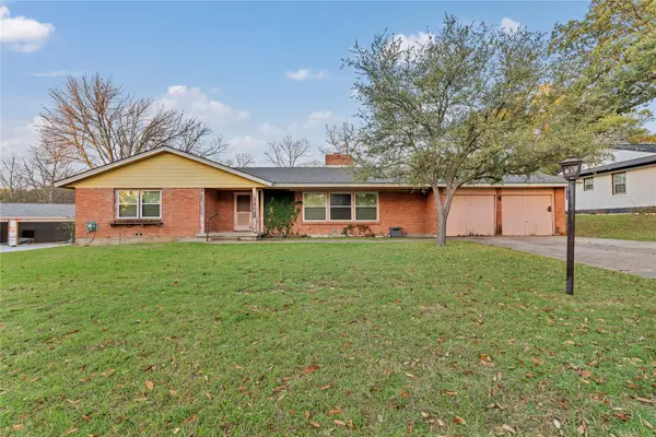 4124 Shannon Drive, Fort Worth, TX 76116
