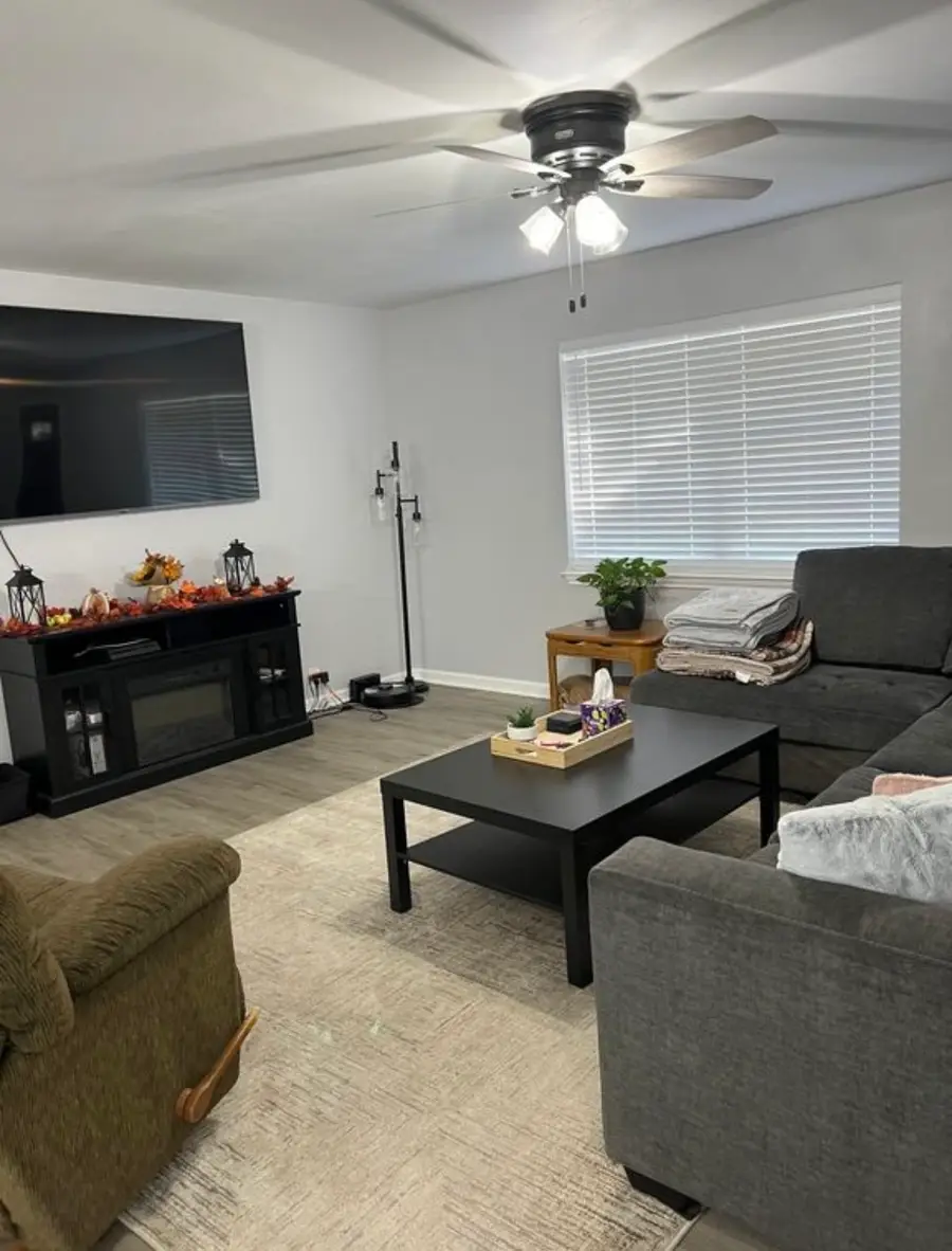 401 N Lee Street, Valley View, TX 76272 - #2