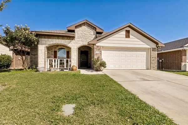 3129 Royal Crest Drive, Fort Worth, TX 76140