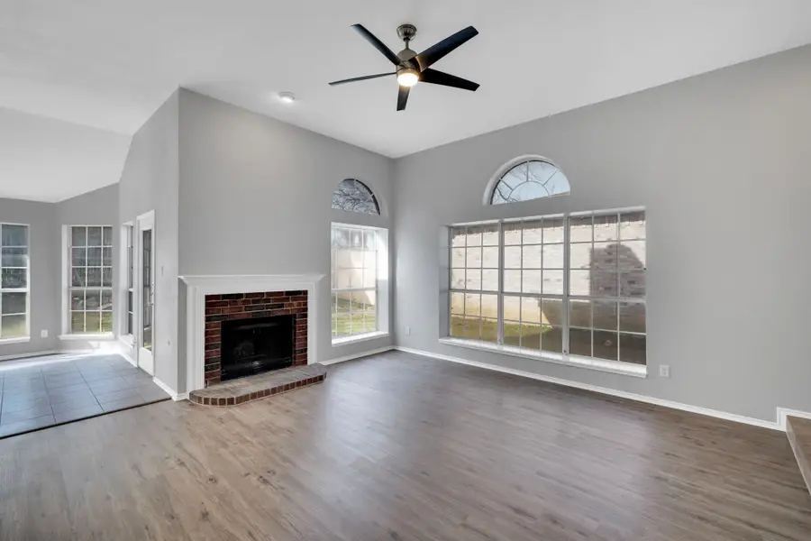 324 Faircrest Drive, Arlington, TX 76018 - #3