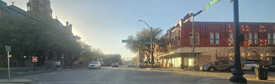 1111 E Jefferson Street, Waxahachie, TX 75165 - #3