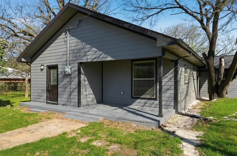 300 S 2nd Street, Tehuacana, TX 76686 - #2