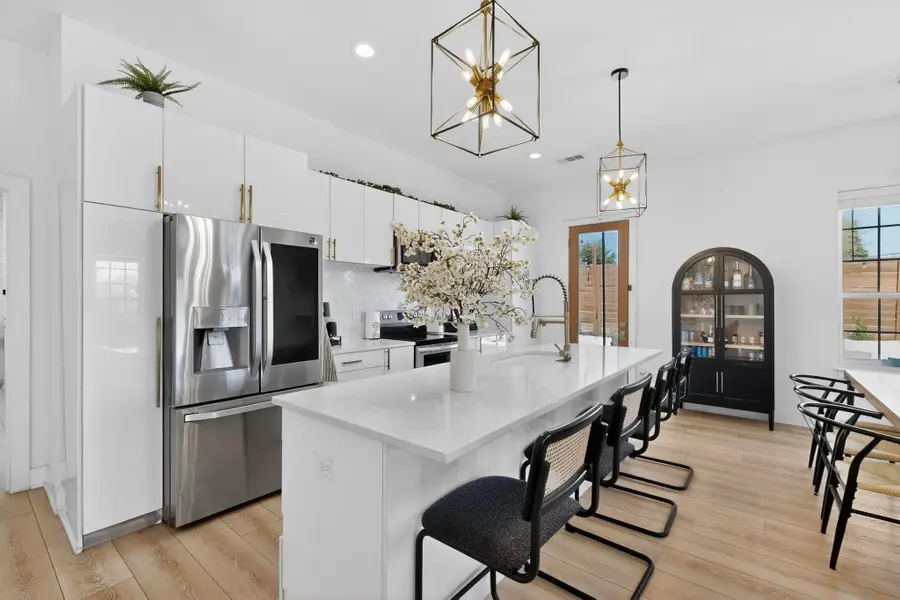 3889 Sam Circle, Dallas, TX 75233 - #3