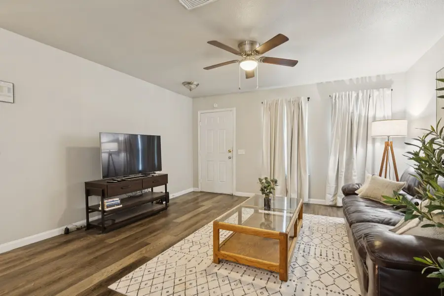 2710 Silkwood Street, Dallas, TX 75215 - #3