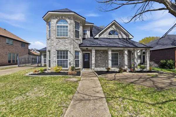 3426 Knob Oak Drive, Grapevine, TX 76051