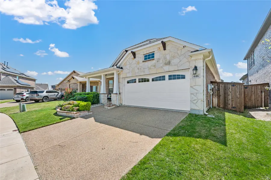 616 Chippewa Way, Aubrey, TX 76227 - #2