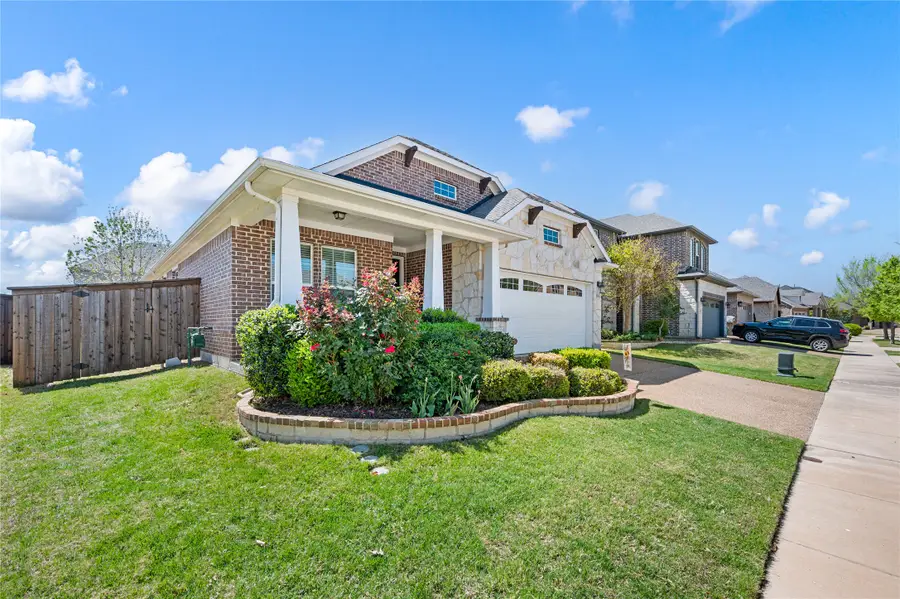 616 Chippewa Way, Aubrey, TX 76227 - #3