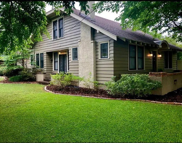 1001 S Locust Street, Clarksville, TX 75426