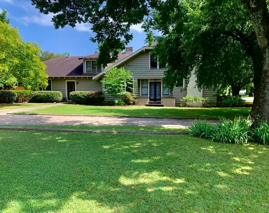 1001 S Locust Street, Clarksville, TX 75426 - #2