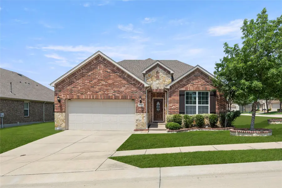 686 Sailors Avenue, Lewisville, TX 75056 - #2