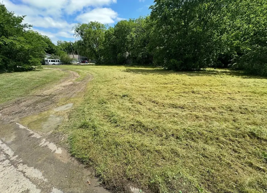 1116 E Epstein Street, Sherman, TX 75090 - #3