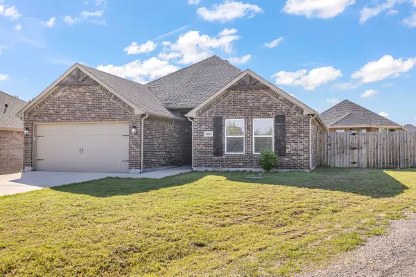 2601 Austin Drive, Granbury, TX 76048