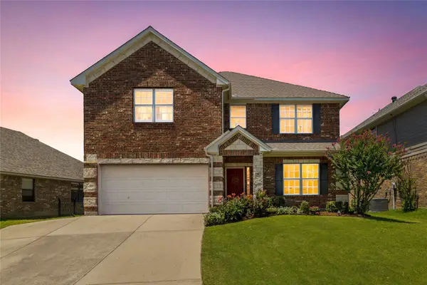 2904 Shoreline Drive, Burleson, TX 76028