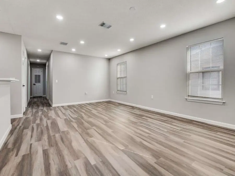 4311 Metropolitan Avenue, Dallas, TX 75210 - #3